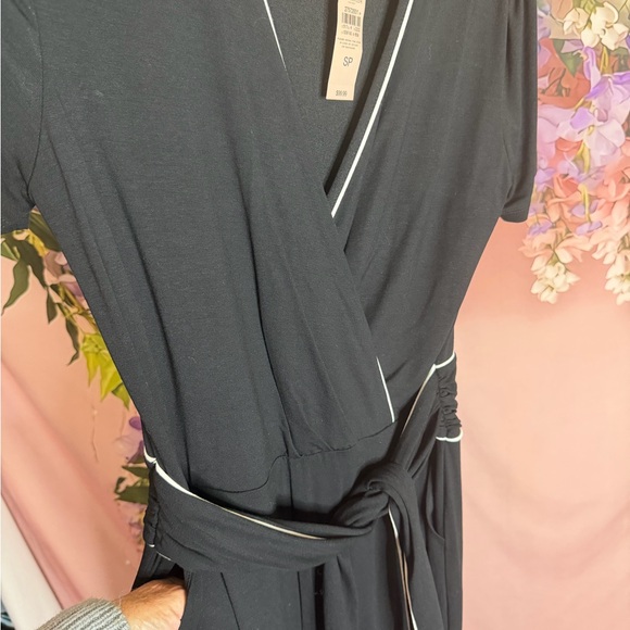 Ann Taylor Black Cropped Jumpsuit, NWT, Size SP - Picture 3 of 10